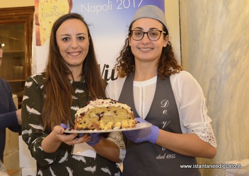 Pasticceria De Vivo - Panettone ai frutti di bosco con ganache alla vaniglia